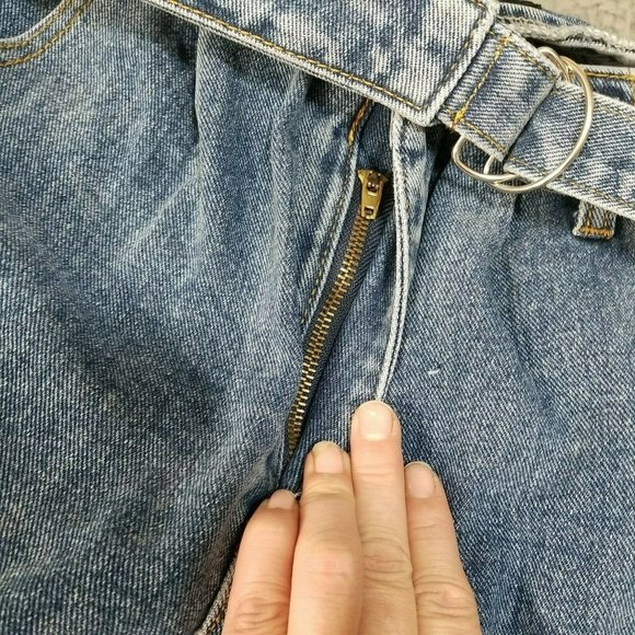 Pretty Little Thing Cargo Pocket Assymetrical Boyfriend Jeans NWT Women's US 6 - Picture 4 of 8